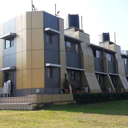 Savshanti Lake Resort Saputara Ngoại thất bức ảnh