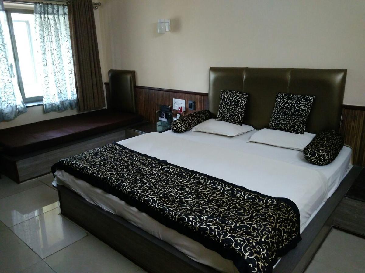 Savshanti Lake Resort Saputara Ngoại thất bức ảnh